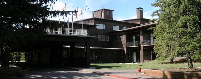 Le Jackson Lake Lodge, grand hôtel de cette ville de Wyoming